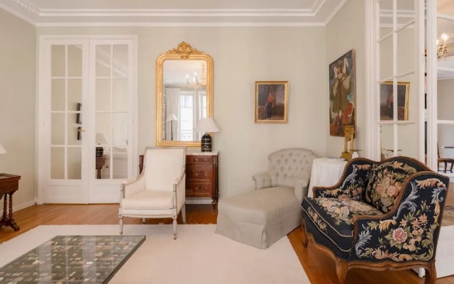 Paris Prestige Rousseau Residence