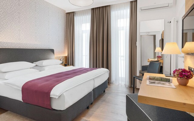 Alpen Hotel München
