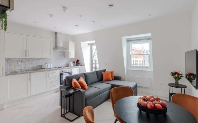 The Foley Residence - Fitzrovia - by Frankie