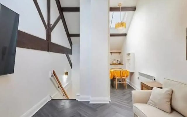Host Stay Queen Square Hideaway