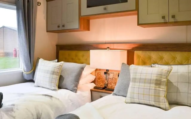 Boutique Lodge With hot tub Sleeps 6