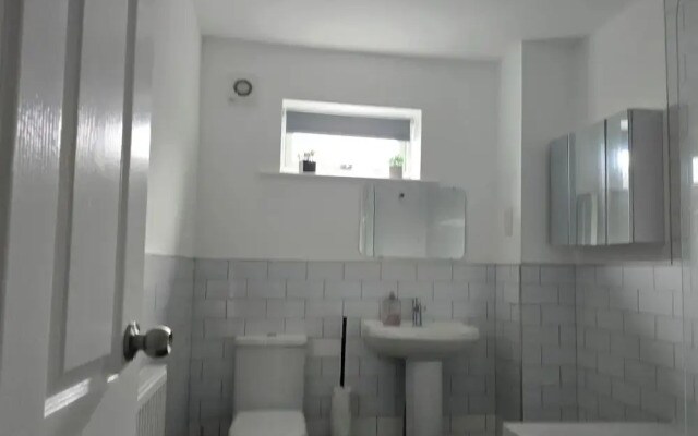 3 bed Apartment in Huddersfield