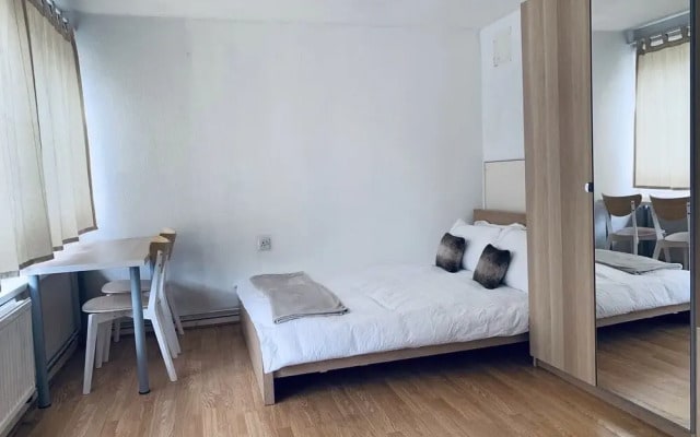 EastEnd Rooms