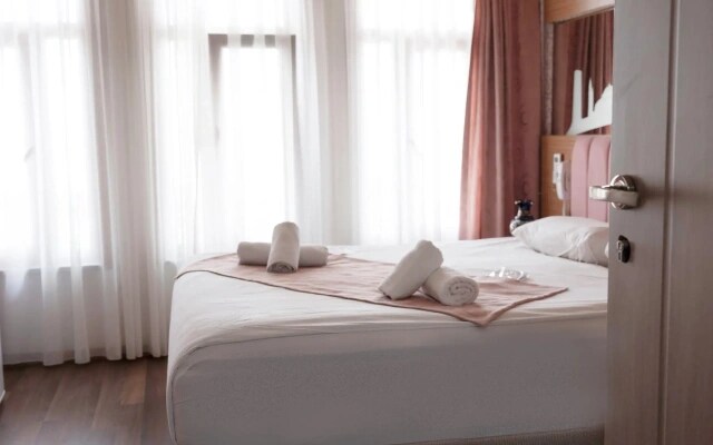 Megaron Hotel
