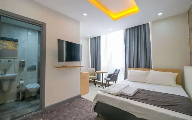 Minimalist Suit Otel