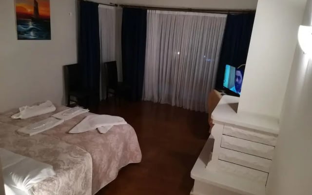 Canan Motel