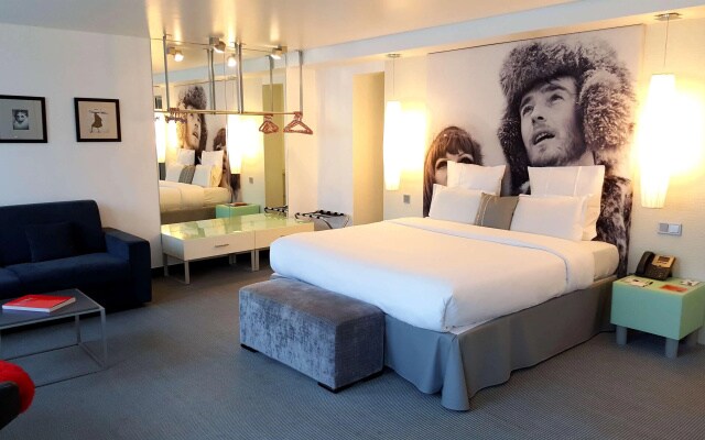 Kube Hotel Paris