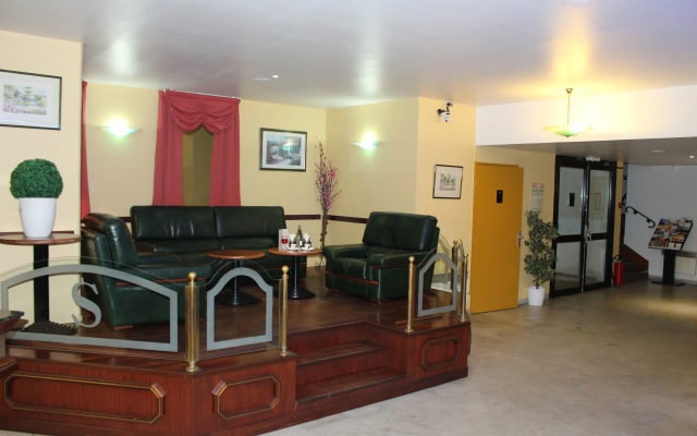 Euro Hotel Sovereign Paris Saint-Denis