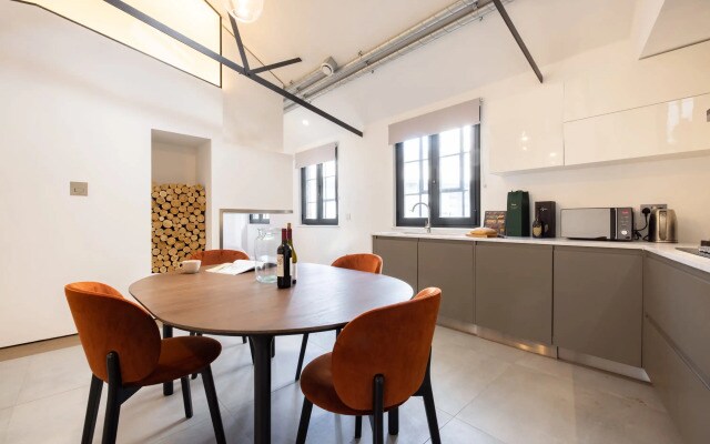 Contemporary One Bedroom Apartment - Borough