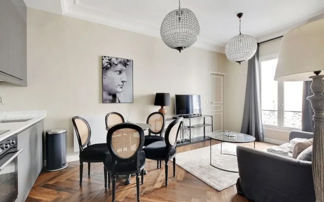 Charming Apartment - 1br/4p - Place Victor Hugo