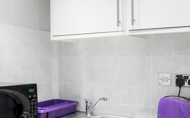 Attractive 1-bedroom with open plan kitchen Oxford