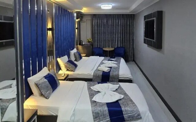 Blue Plus Hotel