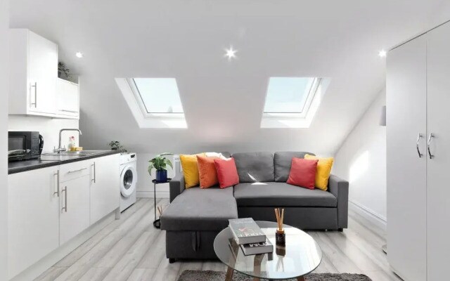 City Apartment - Sleeps 4 & Free Parking
