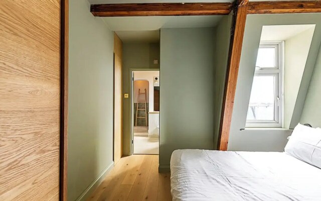 Trendy Southwark Apartment