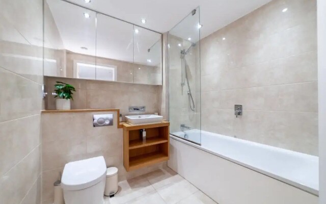 3 Bed Flat by Limehouse Basin