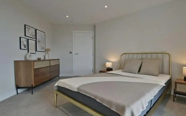 Top Floor 3-bed Penthouse in Manchester