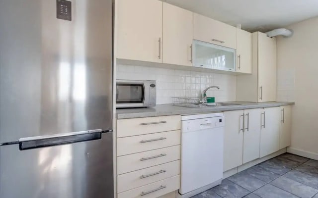 Spacious 4 Bedroom Home in Marylebone