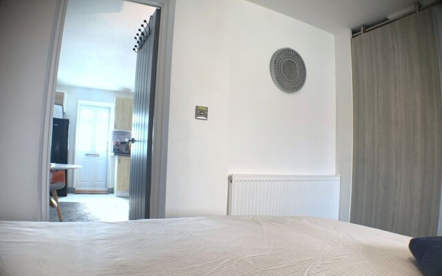 Grand Central Budget Modern Apartments