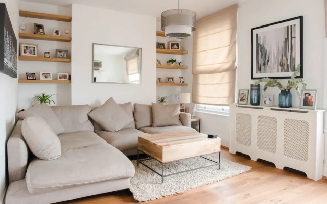 Cosy Two Storey 1 Bedroom Flat in Battersea