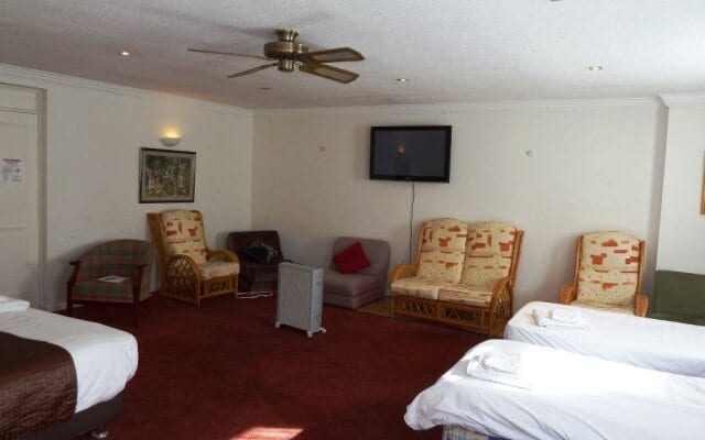 The Fair Green Hotel