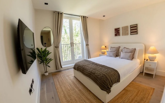The Pembridge 11