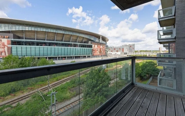 Stunning 2 Bed Apt W/balcony nr Islington