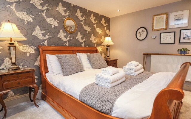 Ismay Lounge Apartment- Titanic Interest Beach View