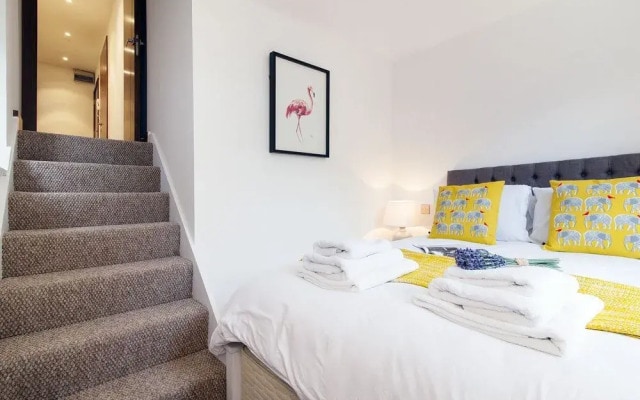 FG Property - The Holland Road Residence II