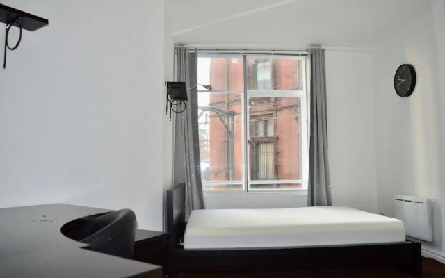Spacious 3 Bedroom Apartment in Manchester