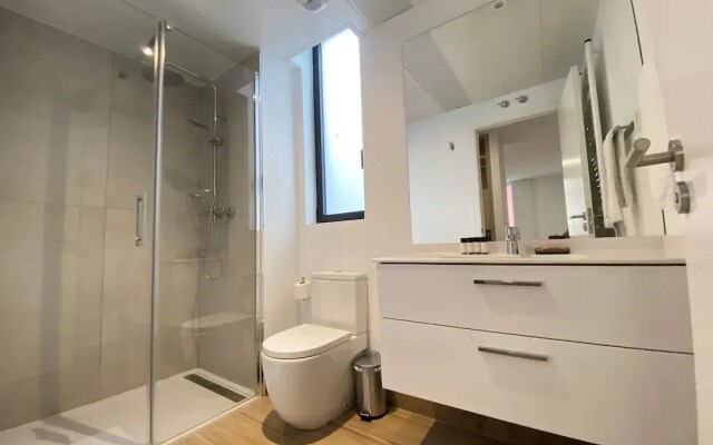 w Bright 2BR w Sunny Terrace in Chueca