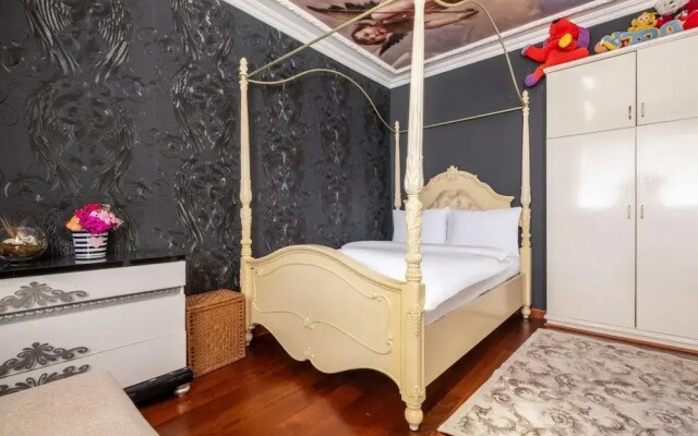 Luxurious Villa With Bosphorus View in Cengelkoy