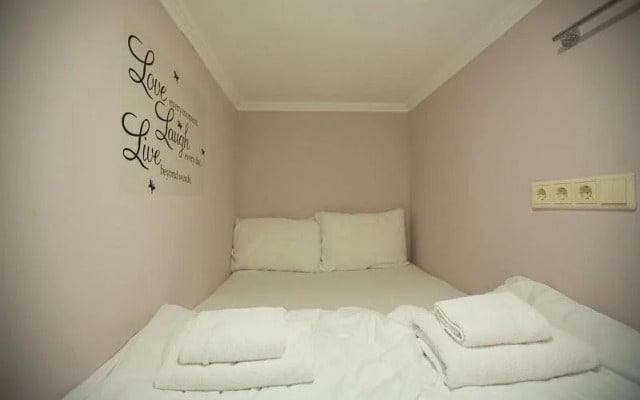 InterQUBE Chistye Prudy Capsule Hotel