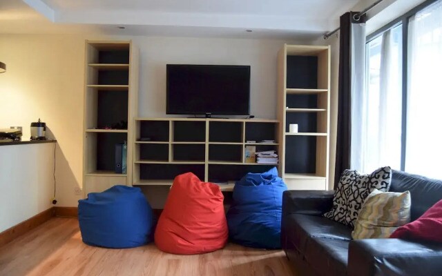 Modern 2 Bedroom Apartment