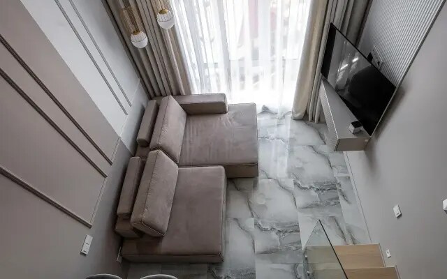 Двухуровневые апартаменты в ЖК Грин Сейл Парк в Сириусе