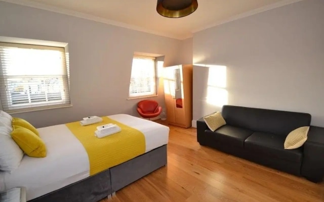 Luxury Hyde Park