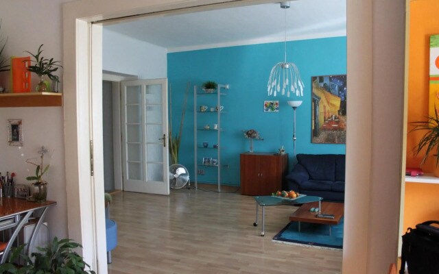 Cosy Apartment Under the Tower