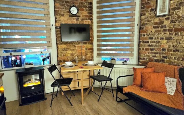 Charming Central London Studio With Sofabed