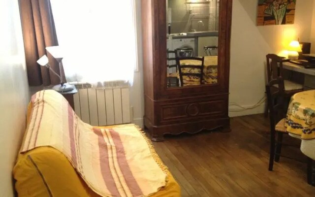 Studio 11