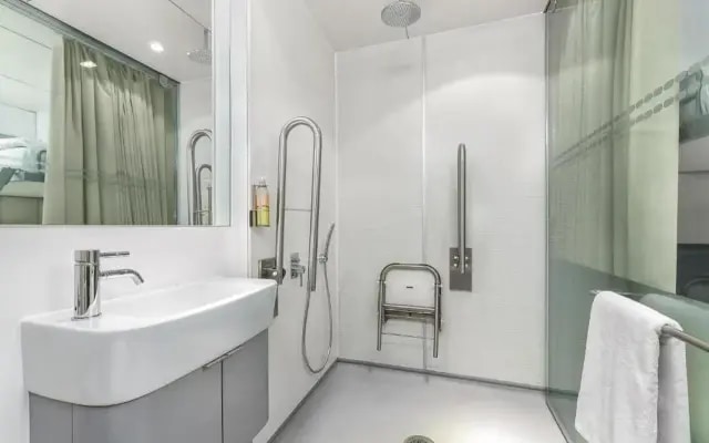 YOTELAIR Amsterdam Schiphol - Transit Hotel