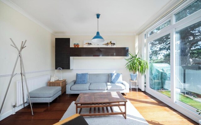 Cosy One-bedroom Flat in Bromley