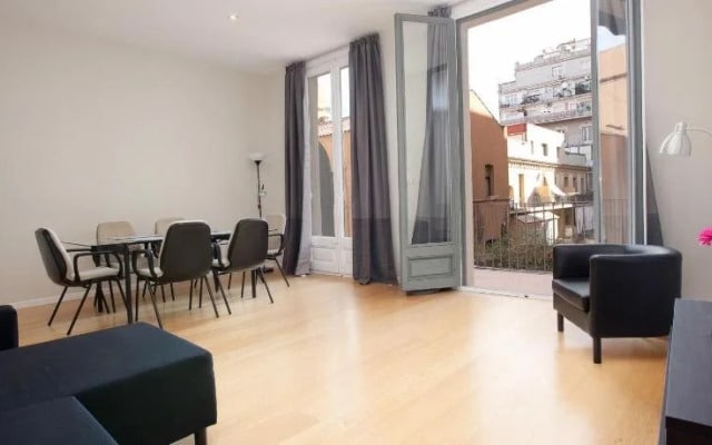 Modern Center Apartments