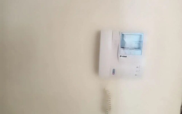 Safe Secure 3 bedroom top floor flat