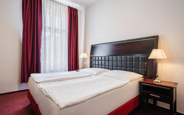EA Hotel Tosca