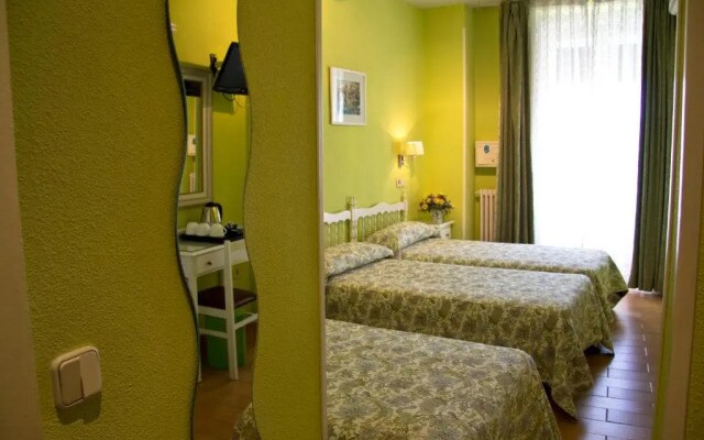 Hostal Los Alpes