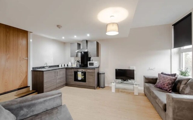 Infinity Apartments Metropolitan House 1