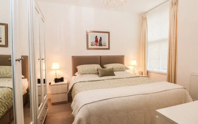 2B Cavendish Villas