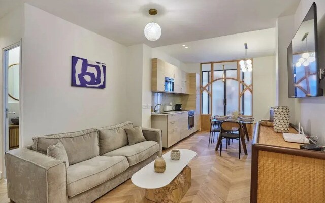 Spacious Apartment With AC - Center of Paris