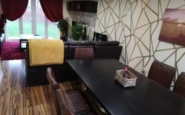 Nightingale Gardens - 4 Bed Detached House - Manchester