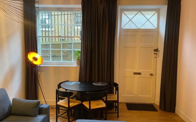 Spacious 1BD Flat - Next to Richmond Riverside!