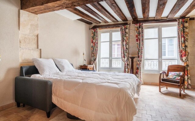 Latin Quarter - Pantheon Studio